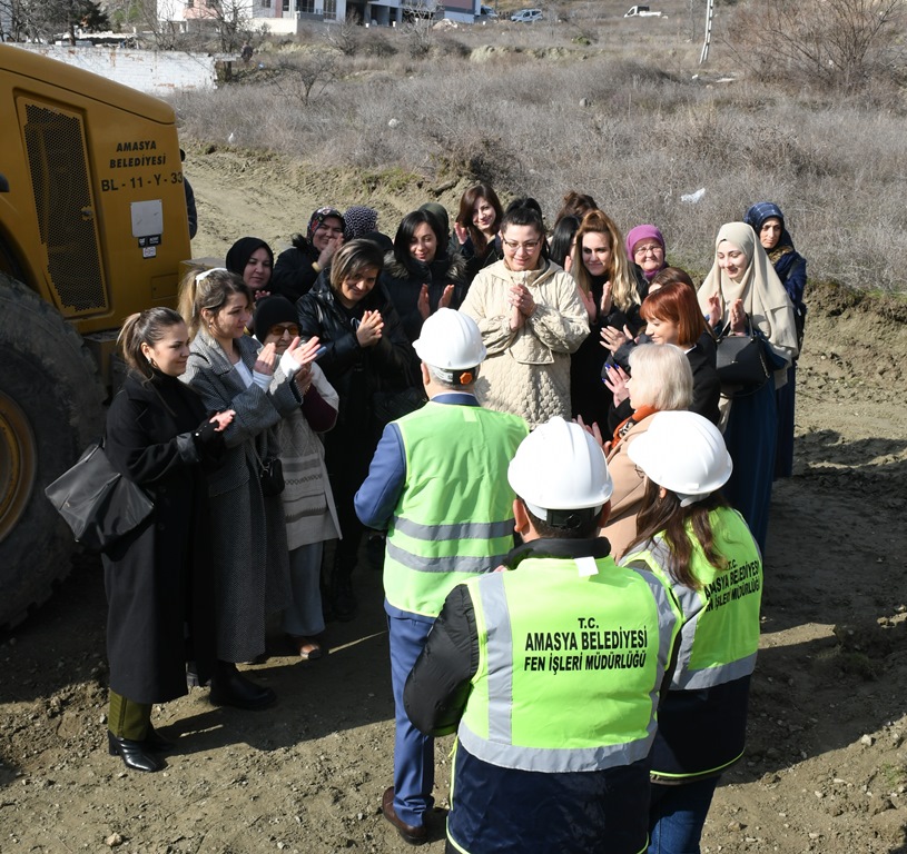 Şeyhcui mahallesi Pazar yerine kavuşuyor