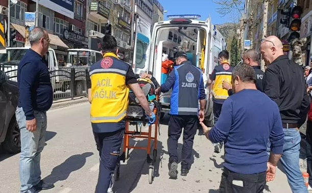 Yaya ’ya otomobilin çarptığı anlar kamerada